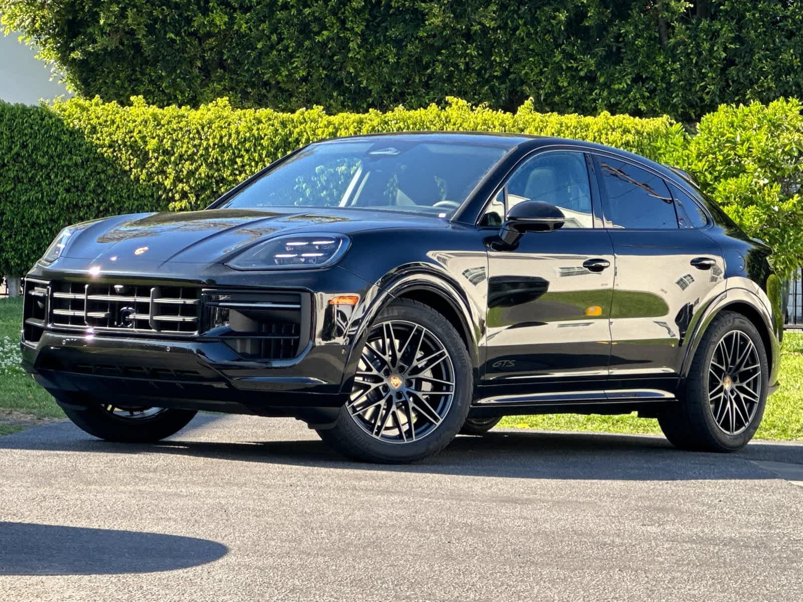 New 2026 Porsche Cayenne GTS AWD/4WD image 1