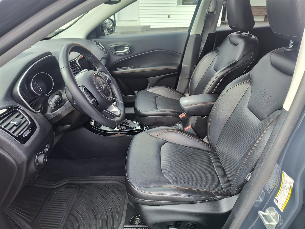 Used 2018 Jeep Compass Limited AWD/4WD image 16