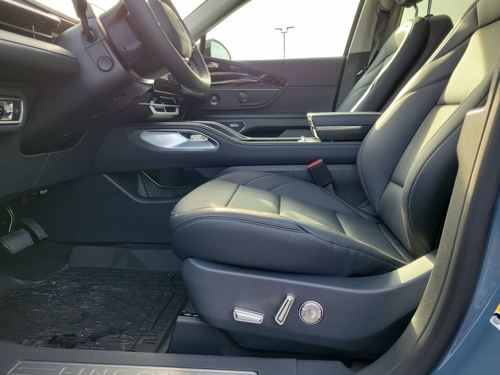 New 2026 Lincoln Nautilus Premier w/ Equipment Group 102A image 17