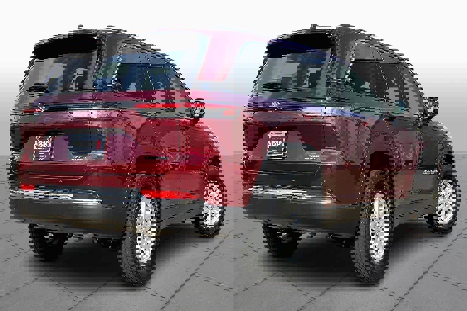 Used 2023 Jeep Grand Cherokee Laredo w/ Luxury Tech Group I image 12