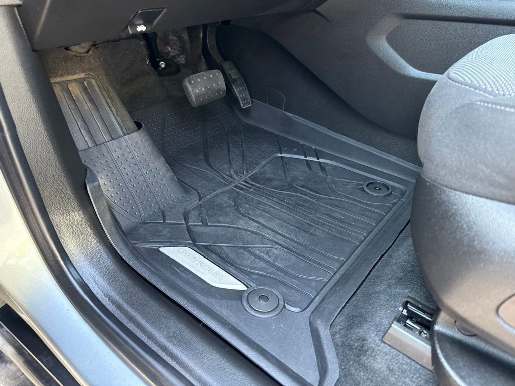Used 2023 Chevrolet Traverse LT w/ LPO, Floor Liner Package AWD/4WD image 11