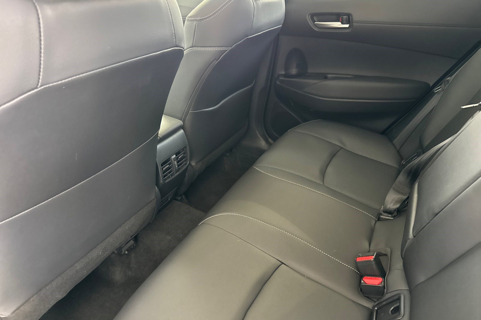 Used 2024 Toyota Corolla Cross XLE w/ Convenience Package AWD/4WD image 15