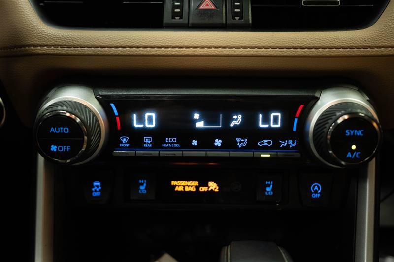 Used 2021 Toyota RAV4 XLE Premium AWD/4WD image 21