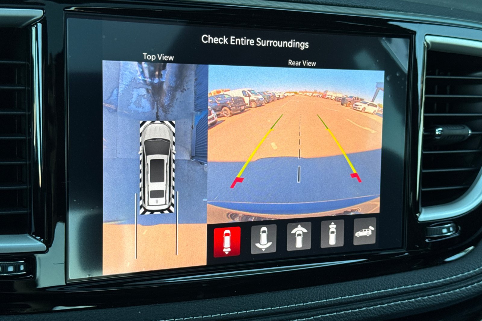New 2027 Chrysler Pacifica Limited AWD/4WD image 17