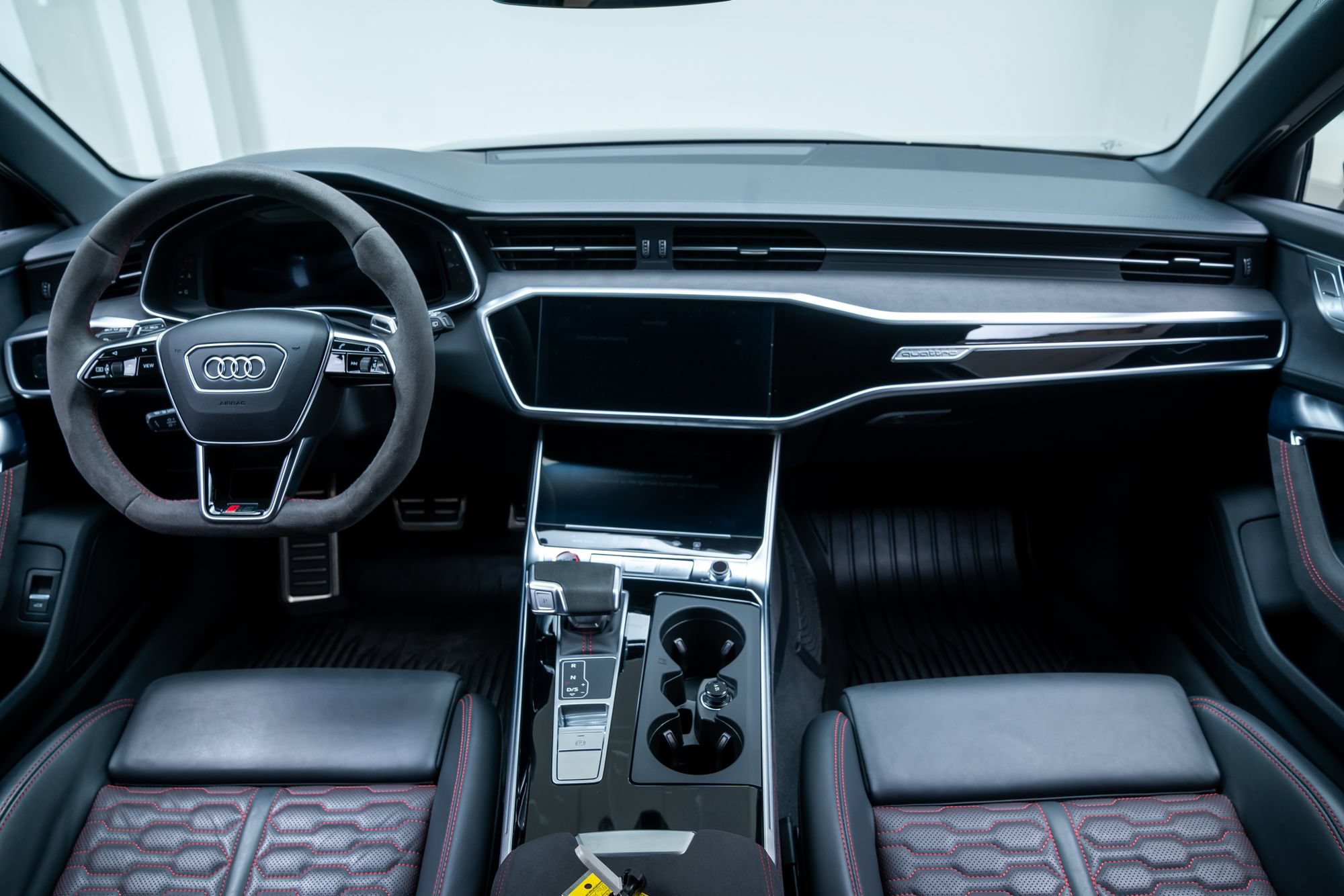 Used 2024 Audi RS 6 performance AWD/4WD image 11