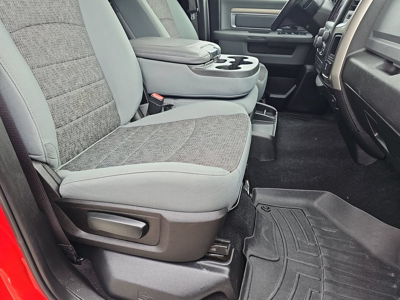 Used 2019 RAM 1500 Big Horn AWD/4WD image 13