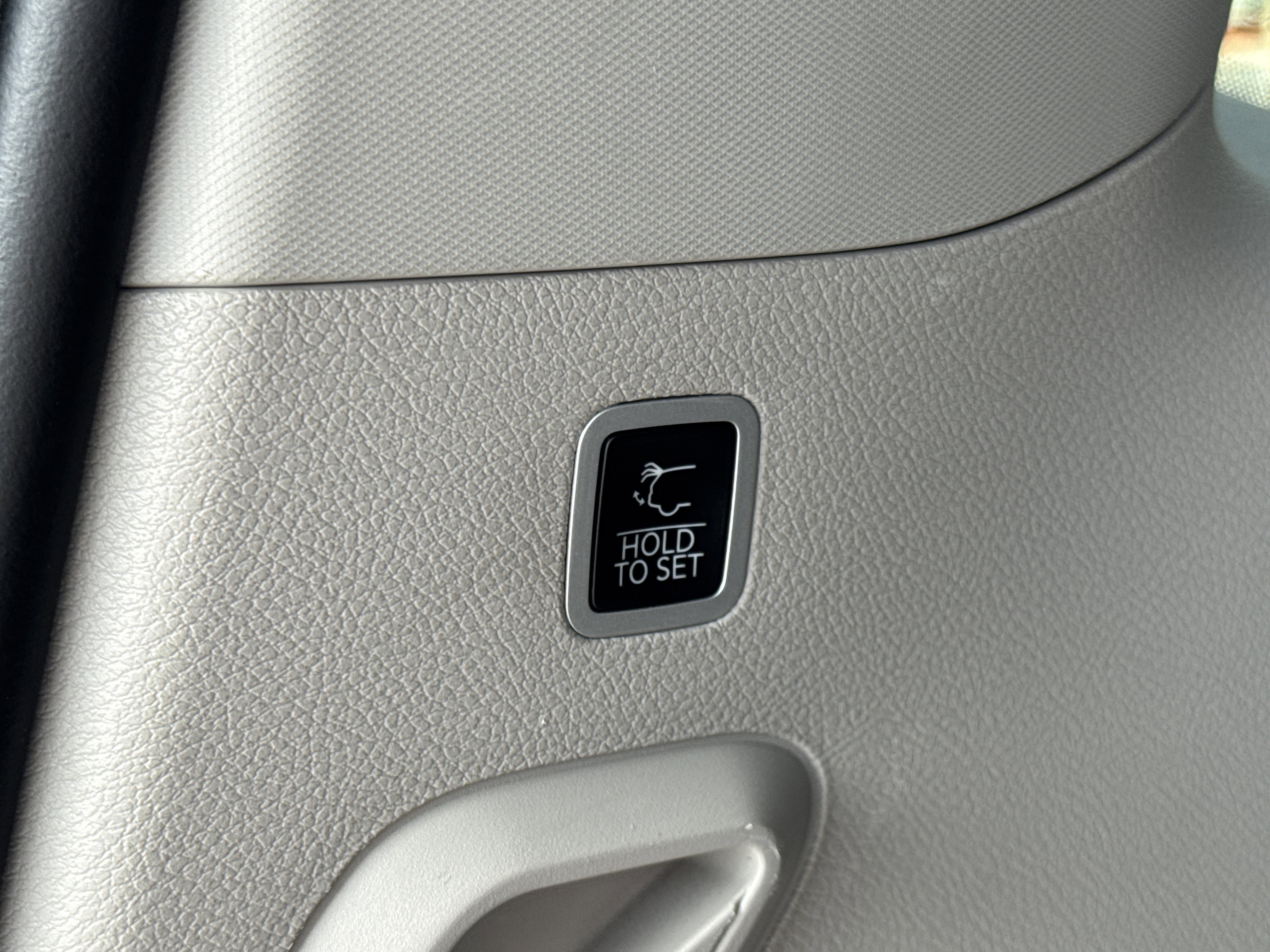 Used 2024 Jeep Wagoneer Series II w/ Flexible Seating Group image 20