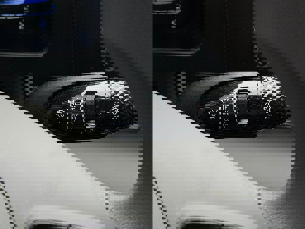 Certified 2025 Hyundai Elantra SE w/ Cargo Package image 20