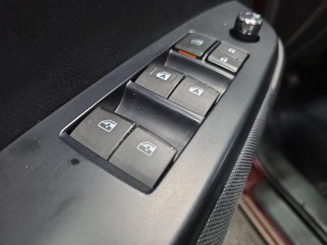 Used 2019 Toyota Highlander LE AWD/4WD image 26