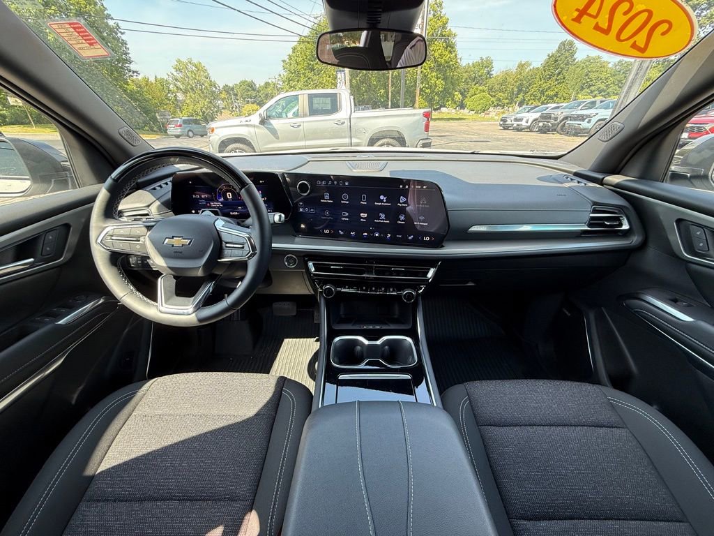 Used 2024 Chevrolet Traverse LT w/ Enhanced Driving Package image 10