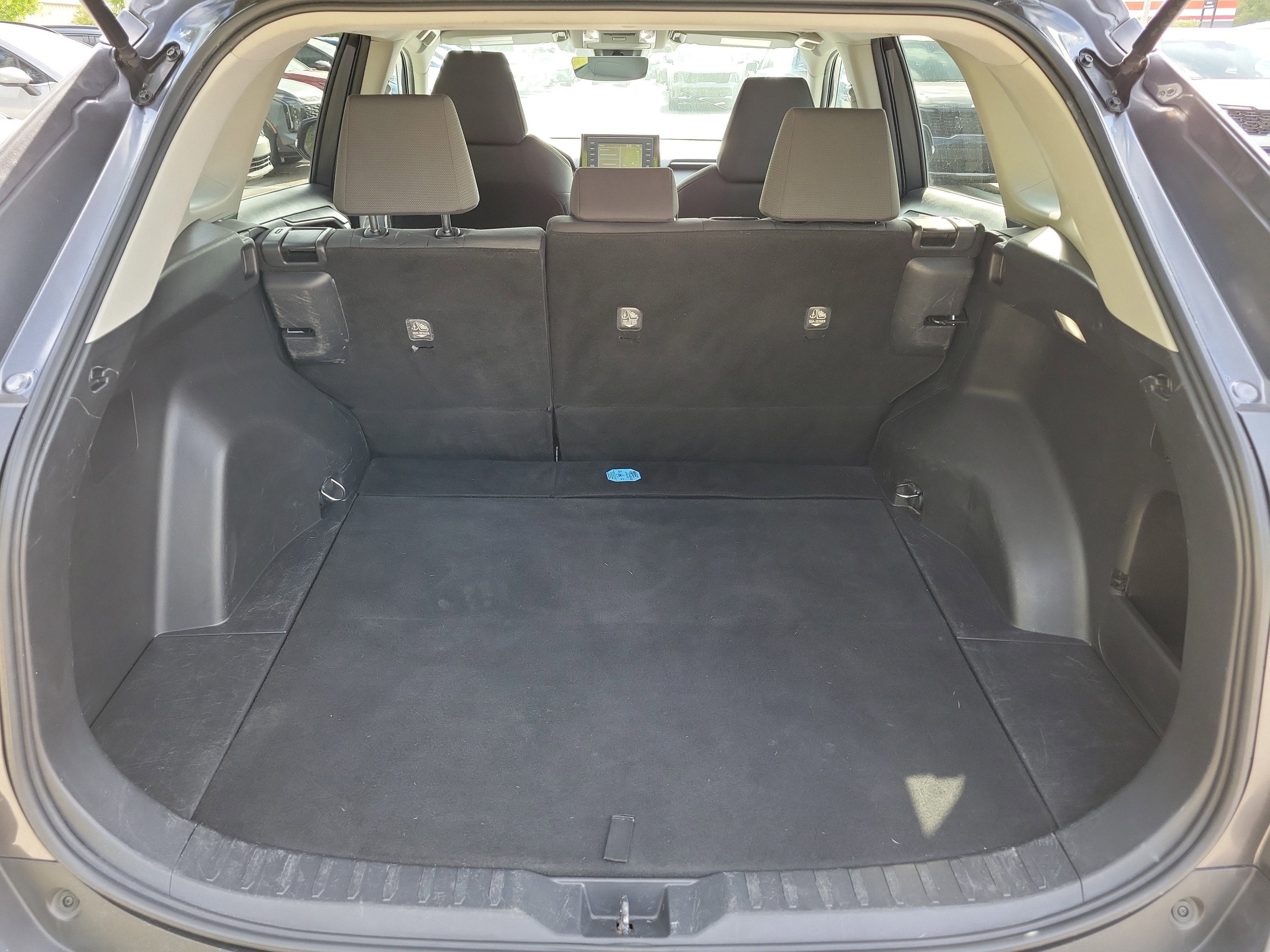 Used 2022 Toyota RAV4 XLE FWD image 14