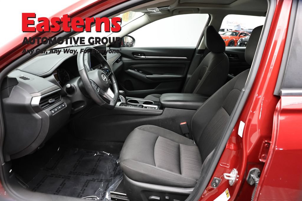 Used 2023 Nissan Altima 2.5 SV w/ SV Premium Package AWD/4WD image 14