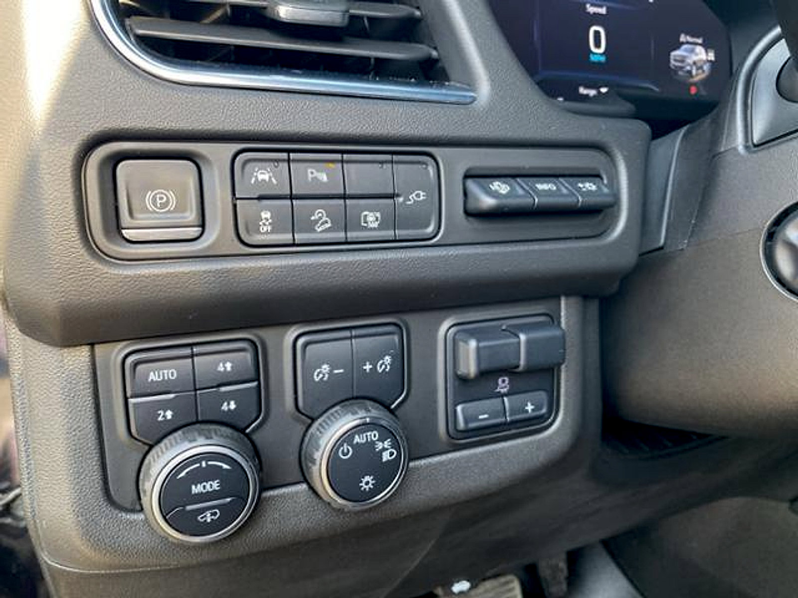 Used 2022 Chevrolet Tahoe High Country AWD/4WD image 31