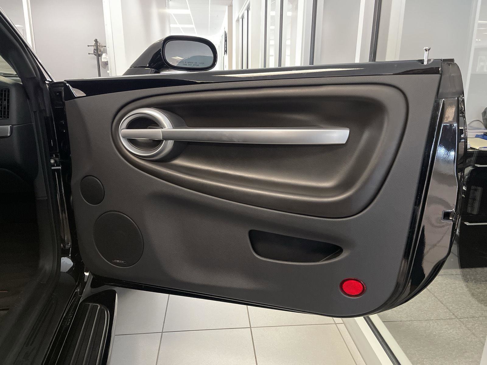 Used 2005 Chevrolet SSR w/ Preferred Equipment Group RWD image 23