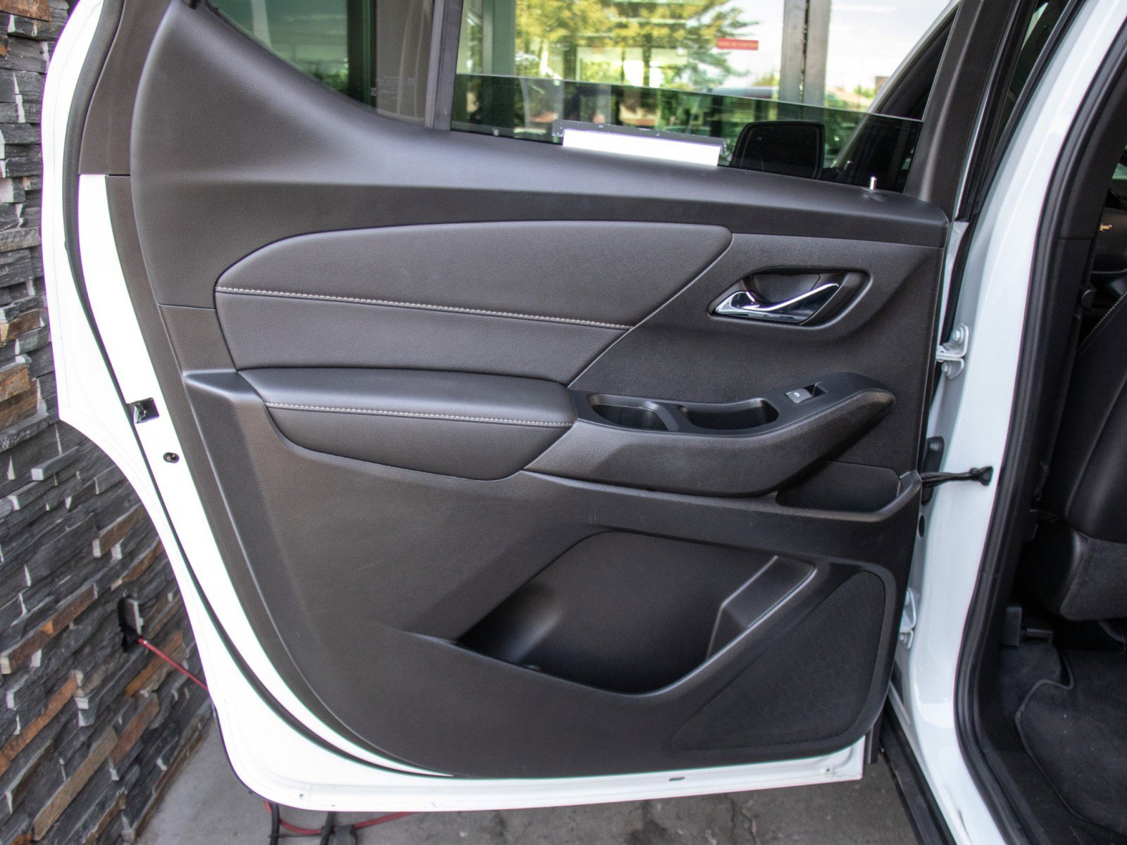 Used 2023 Chevrolet Traverse LT image 22