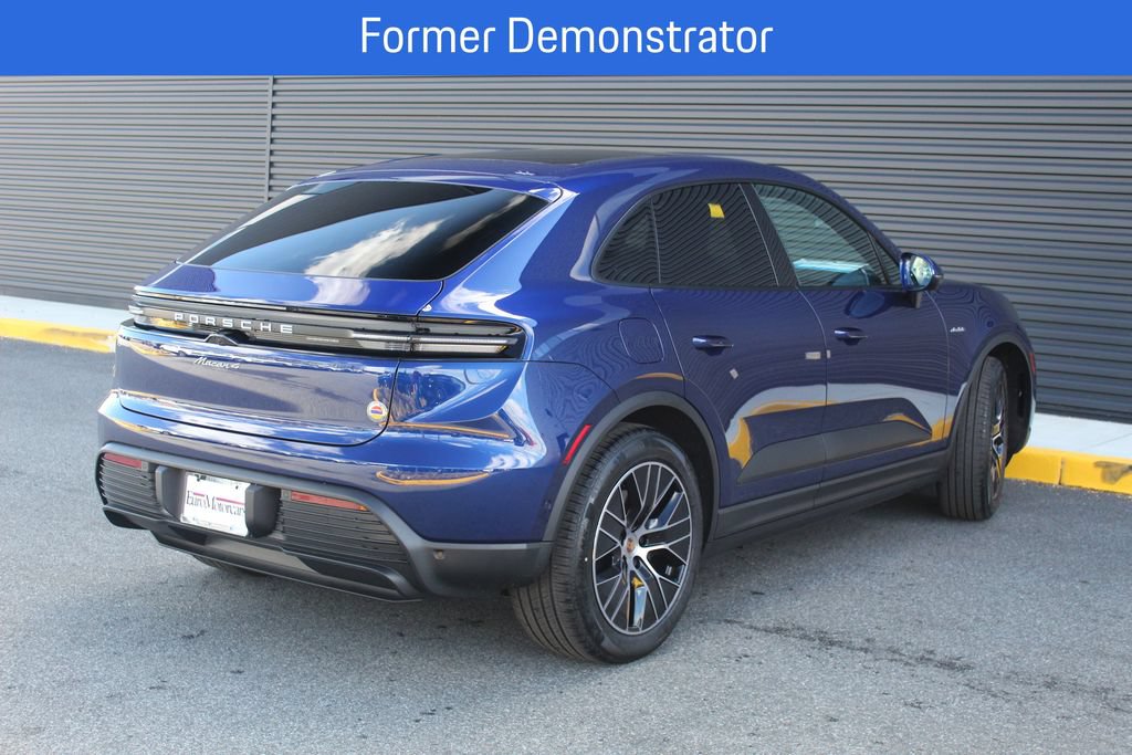 New 2026 Porsche Macan 4 Electric AWD/4WD image 8
