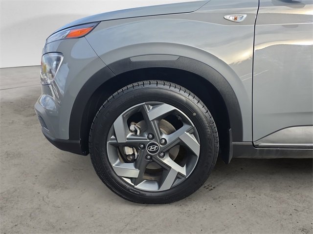 Used 2023 Hyundai Venue Limited image 14