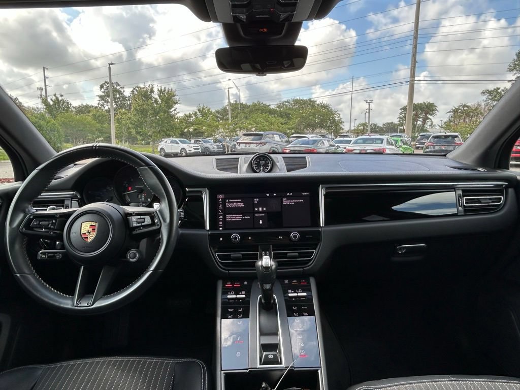 Used 2023 Porsche Macan Turbo AWD/4WD image 10