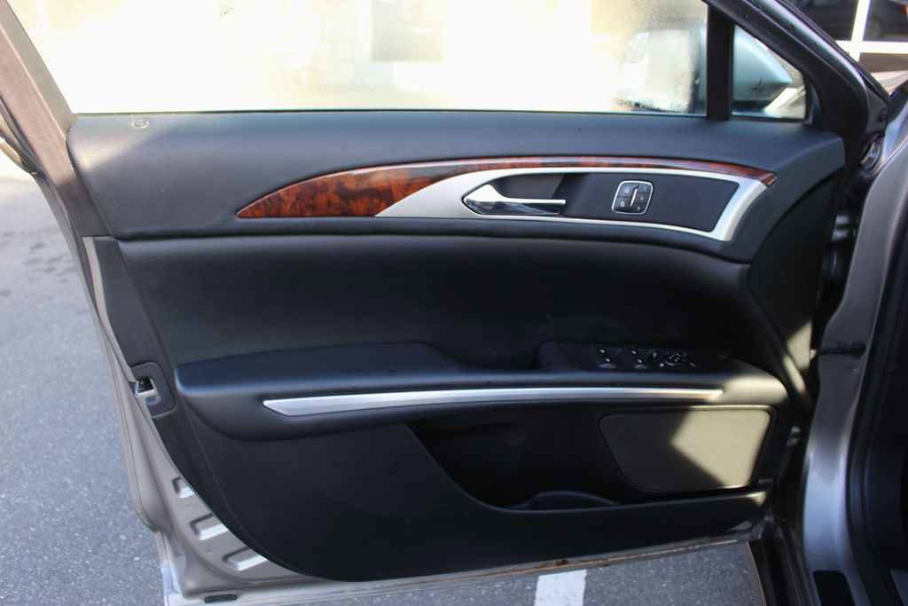 Used 2016 Lincoln MKZ AWD image 11