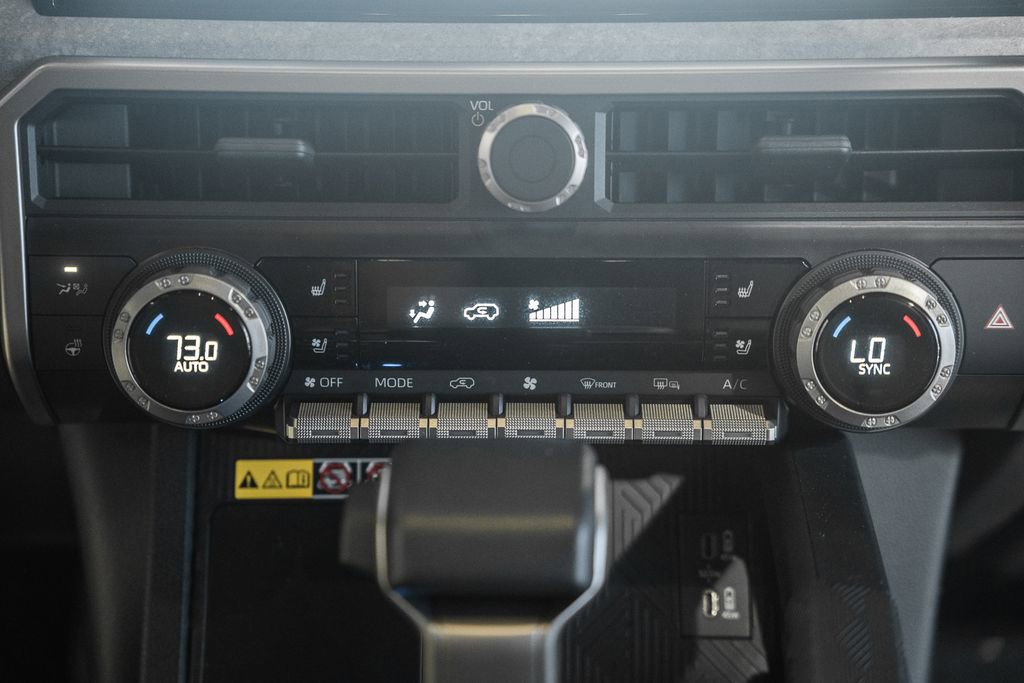 Used 2025 Toyota 4Runner Trailhunter AWD/4WD image 27