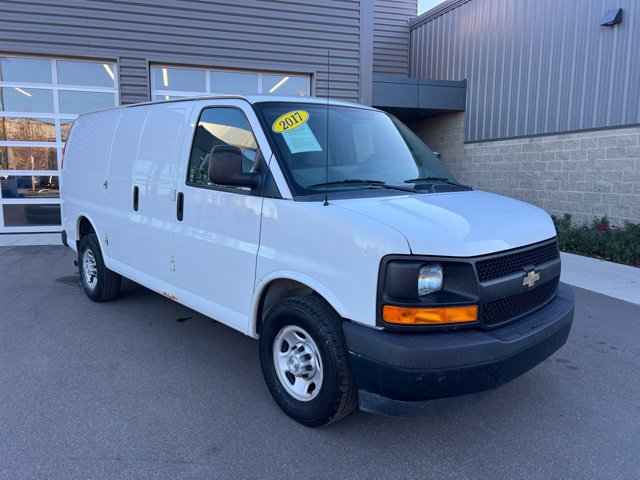 Used 2017 Chevrolet Express 2500 RWD image 3