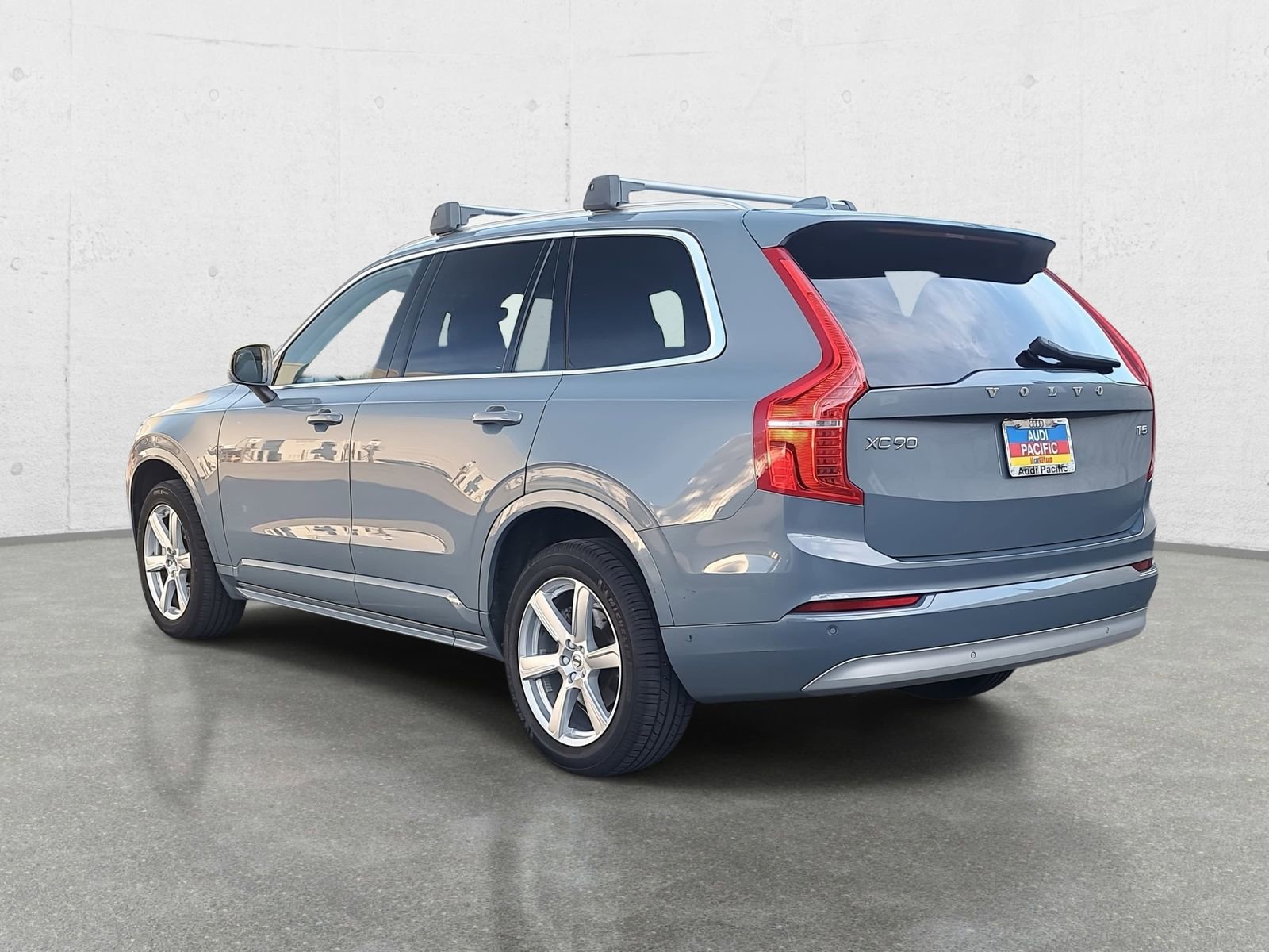 Used 2022 Volvo XC90 T5 Momentum image 7