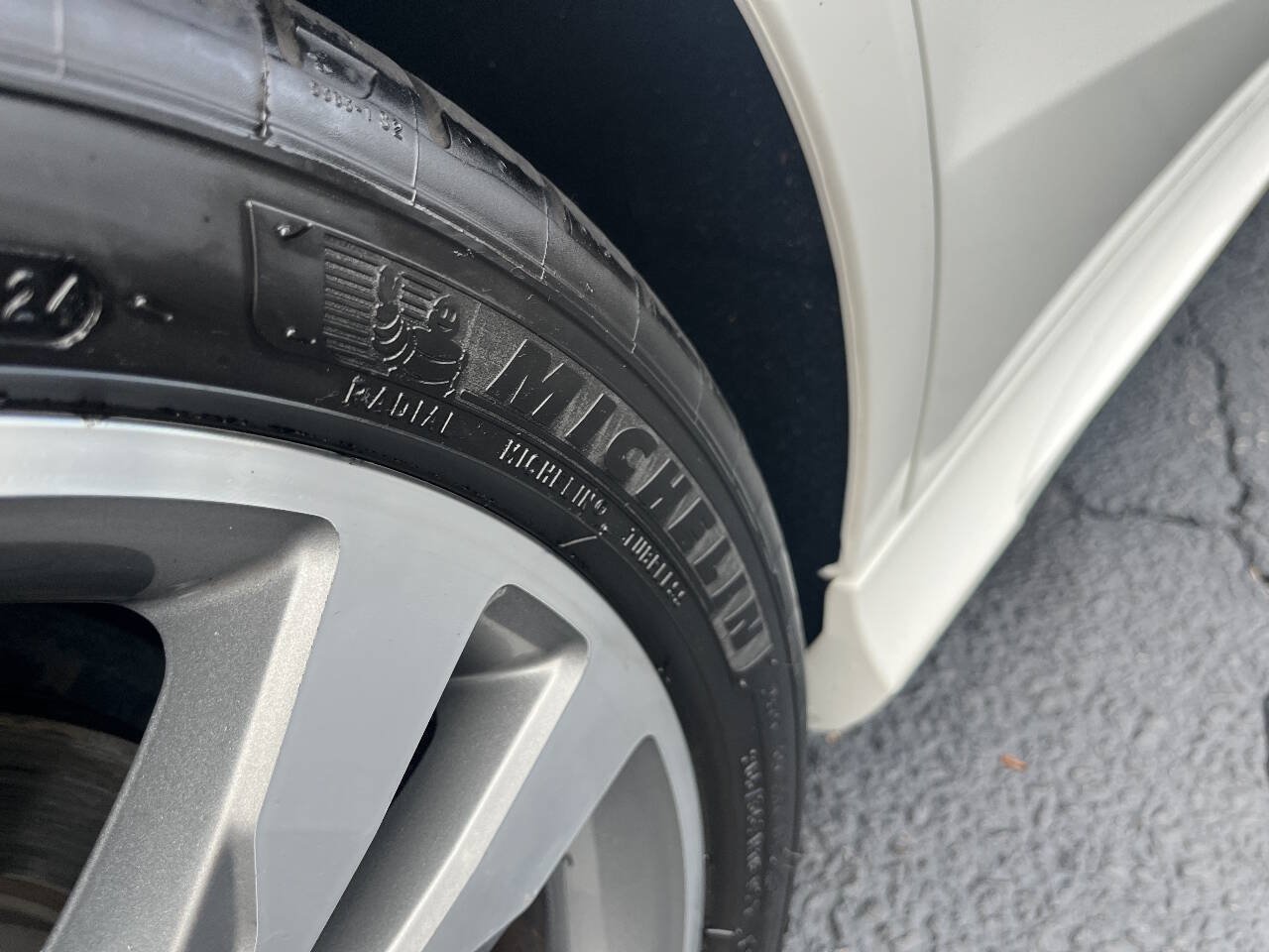 Used 2014 Mercedes-Benz E 350 Sedan image 25