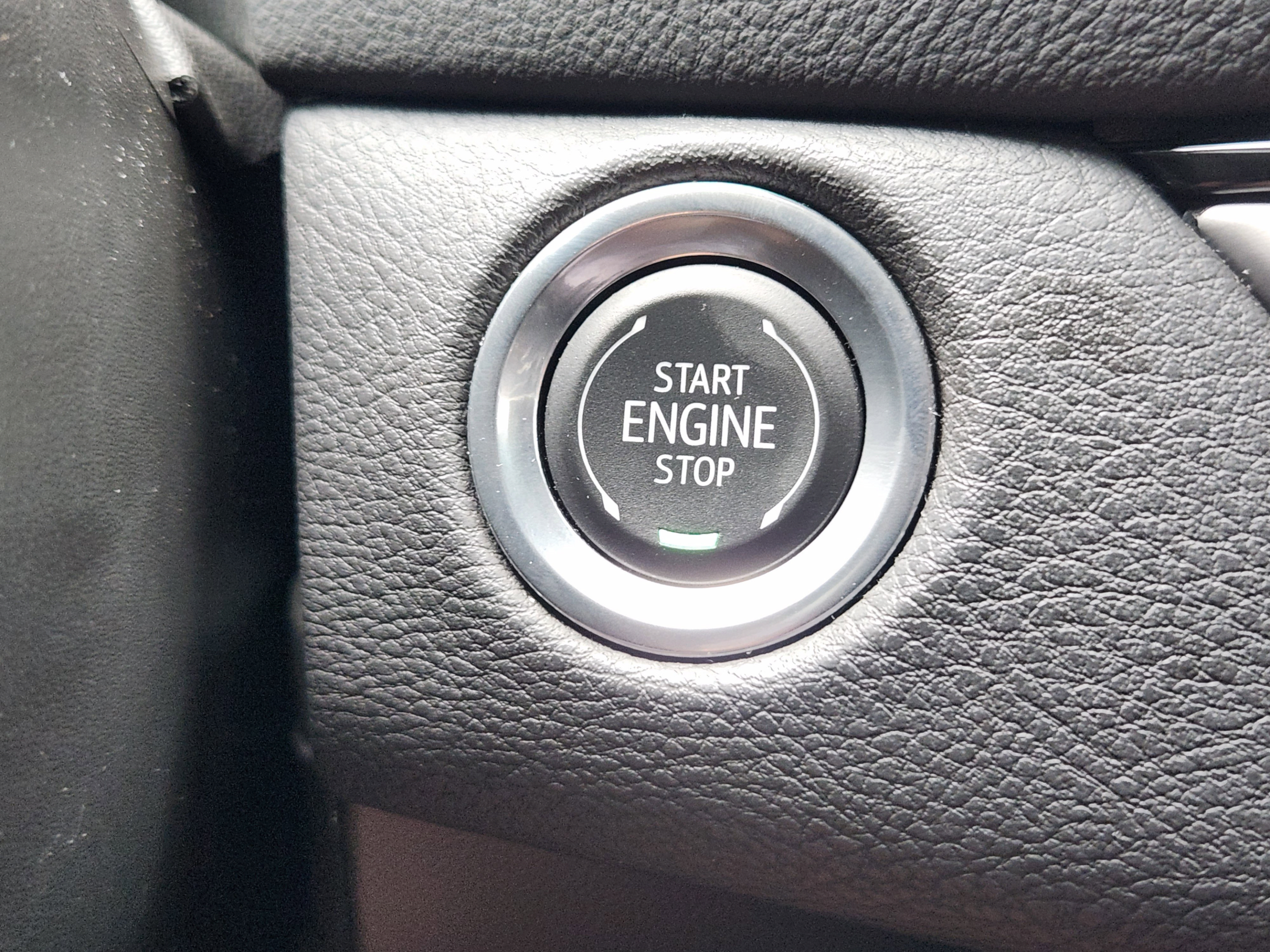 Used 2025 Cadillac XT4 Sport FWD image 14