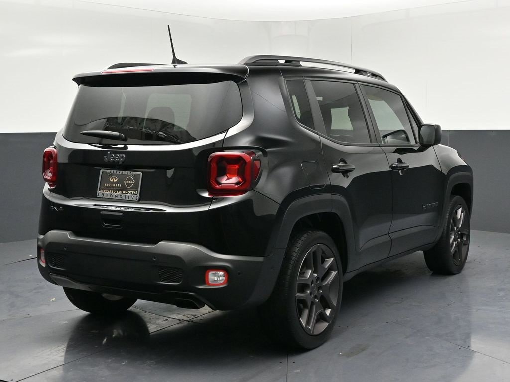 Used 2021 Jeep Renegade Latitude w/ Luxury Group II image 4