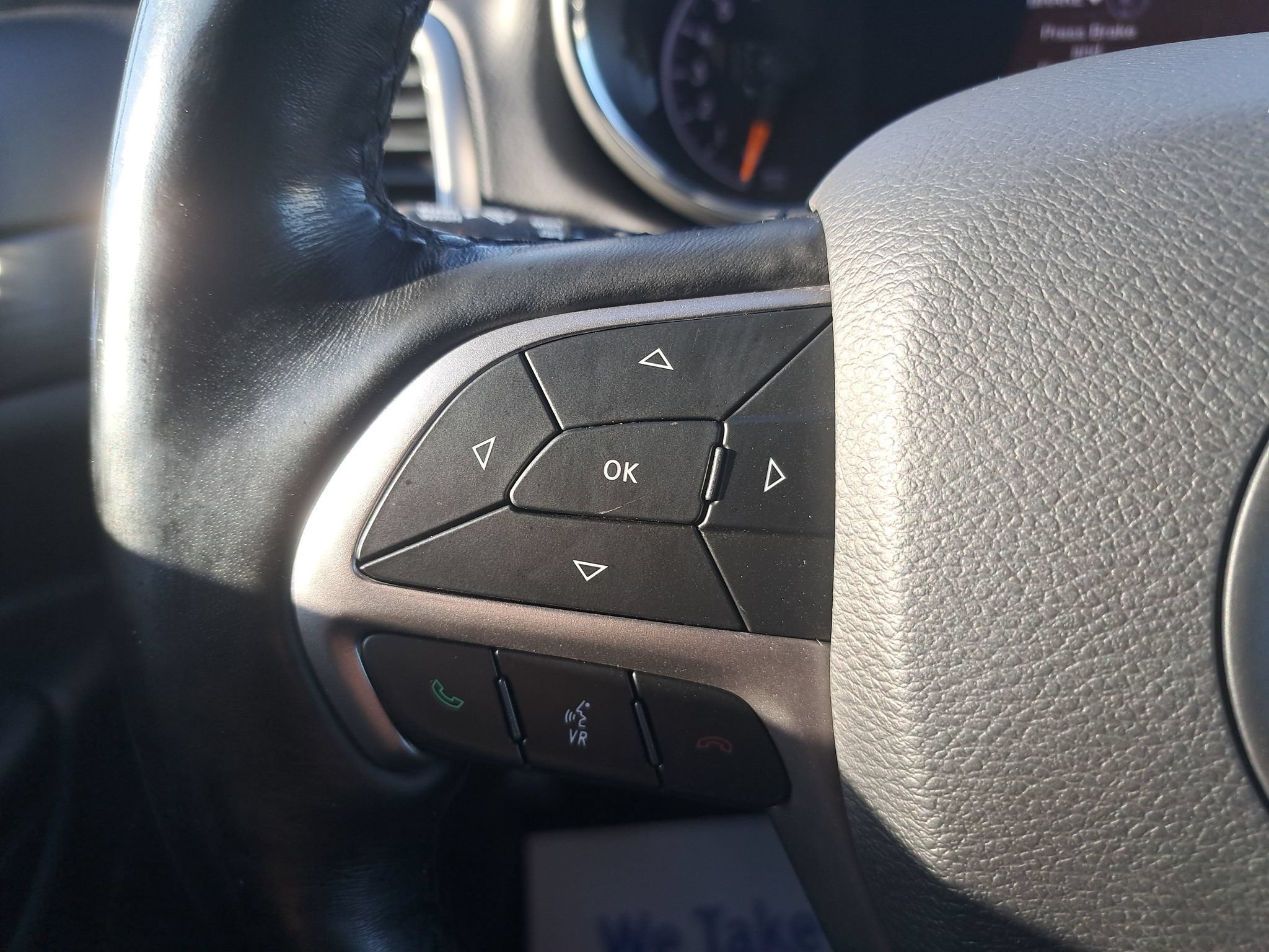 Used 2020 Jeep Grand Cherokee Altitude AWD/4WD image 16