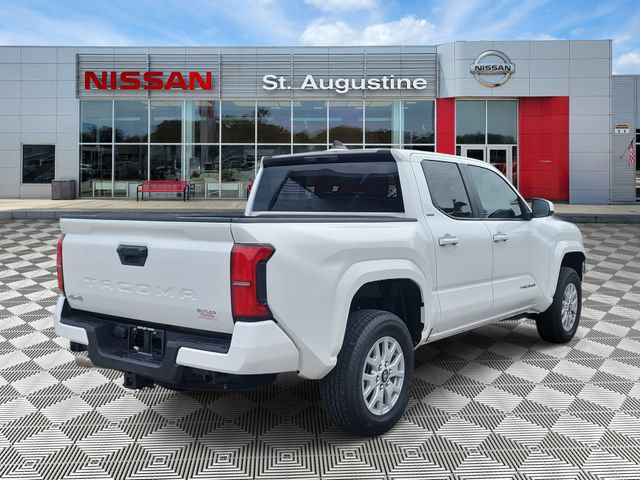 Used 2025 Toyota Tacoma SR5 AWD/4WD image 2