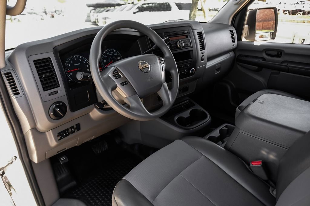 Used 2017 Nissan NV 2500 SV image 2