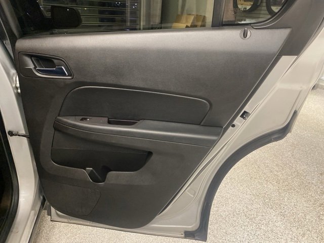 Used 2017 Chevrolet Equinox LS image 28