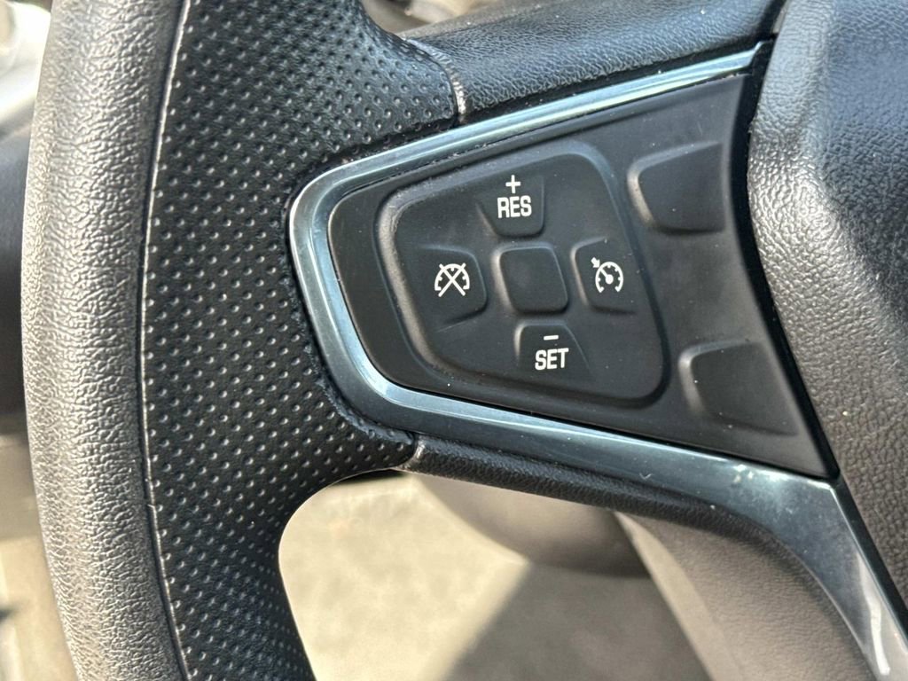 Used 2020 Chevrolet Malibu LT image 24