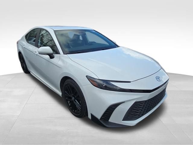 Used 2025 Toyota Camry SE image 8