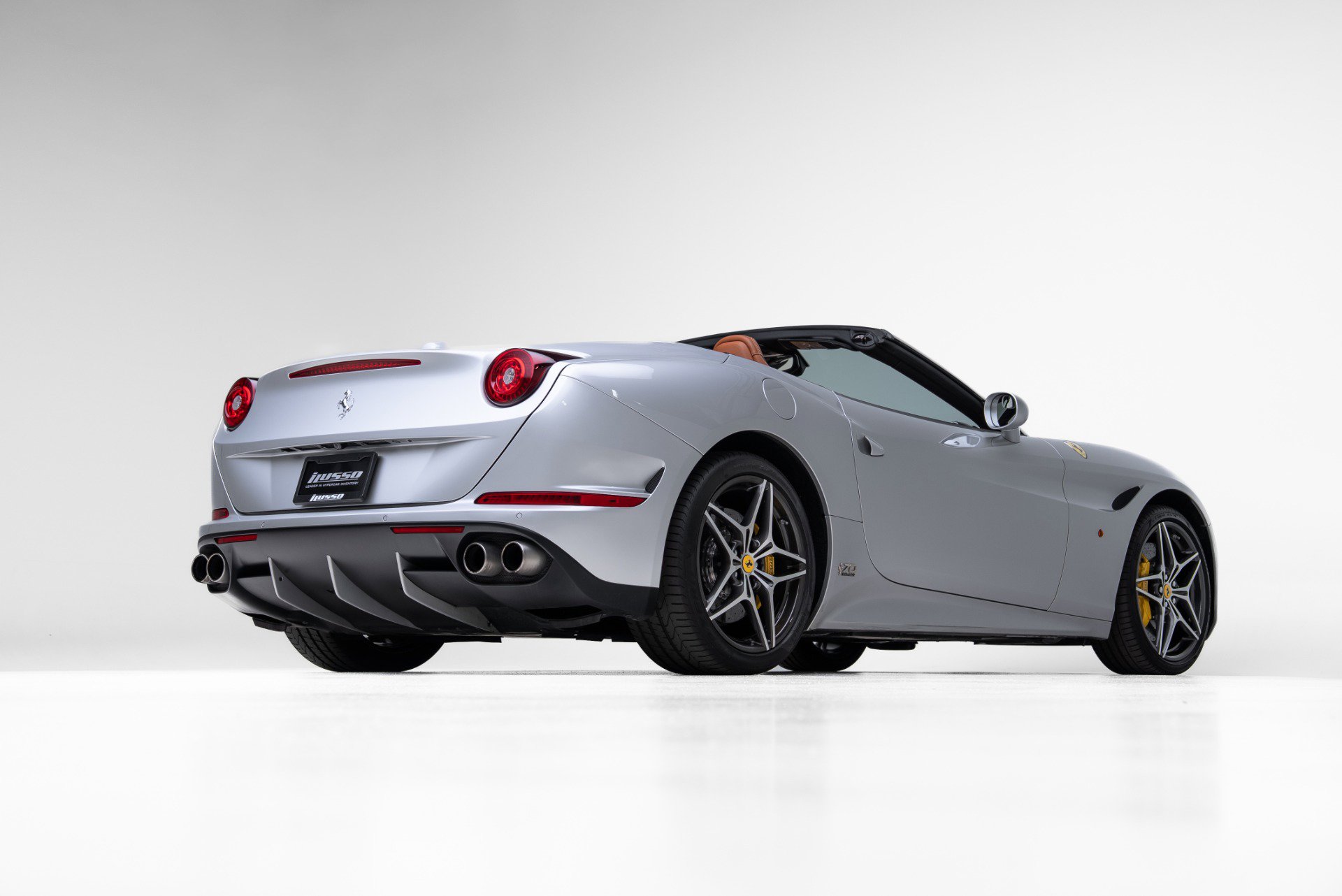 Used 2016 Ferrari California T image 4