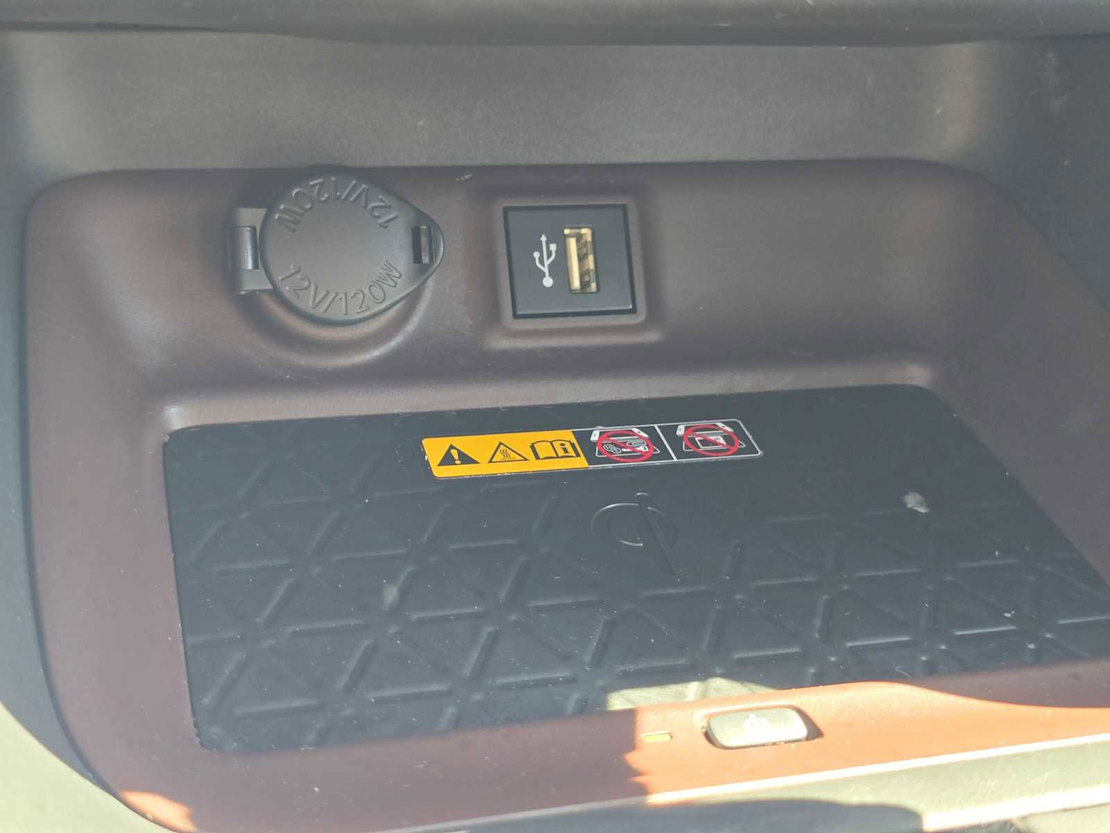 Used 2025 Toyota RAV4 Limited w/ Advanced Technology Package AWD/4WD image 30