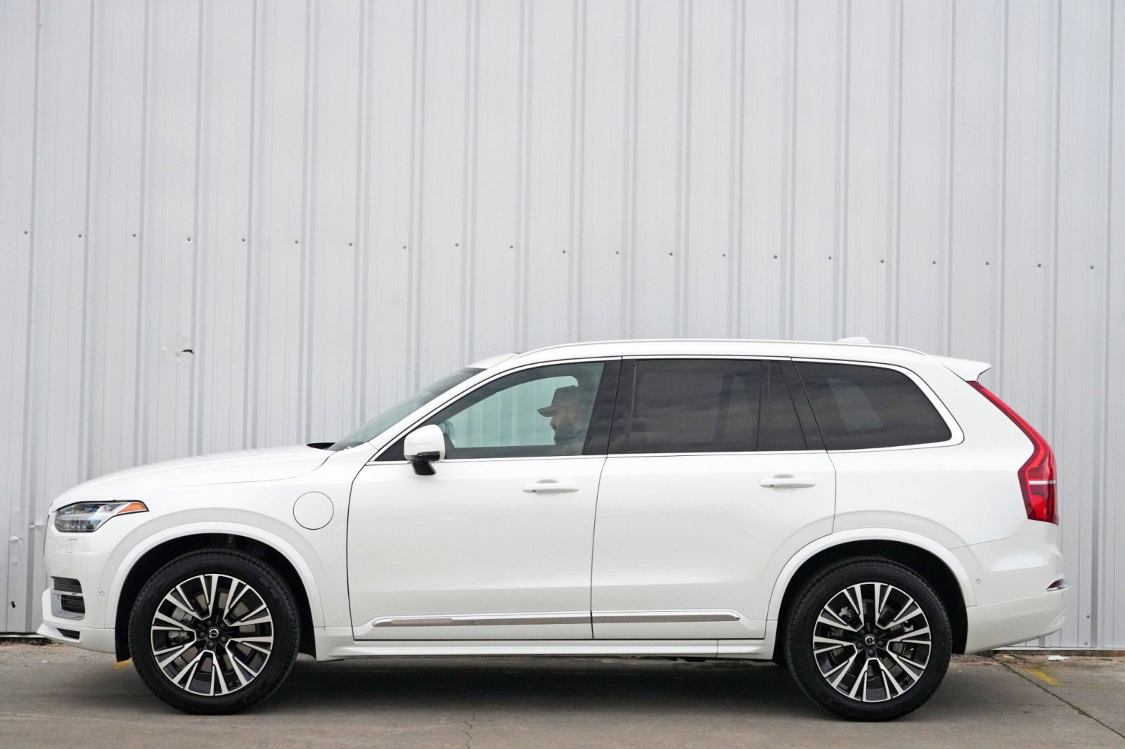 Used 2024 Volvo XC90 T8 Plus image 51