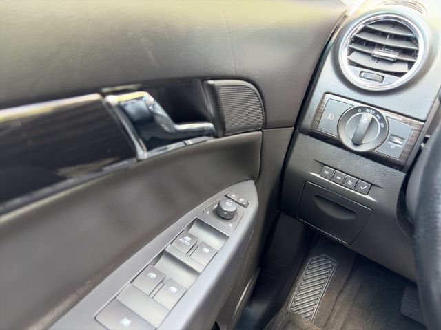 Used 2014 Chevrolet Captiva Sport LTZ FWD image 11