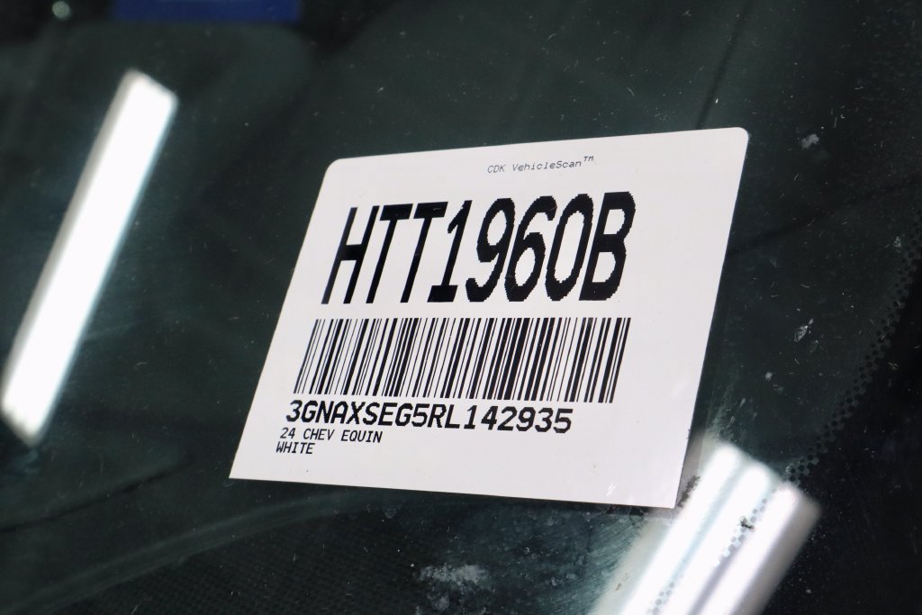 Used 2024 Chevrolet Equinox LS w/ LS Convenience Package AWD/4WD image 32