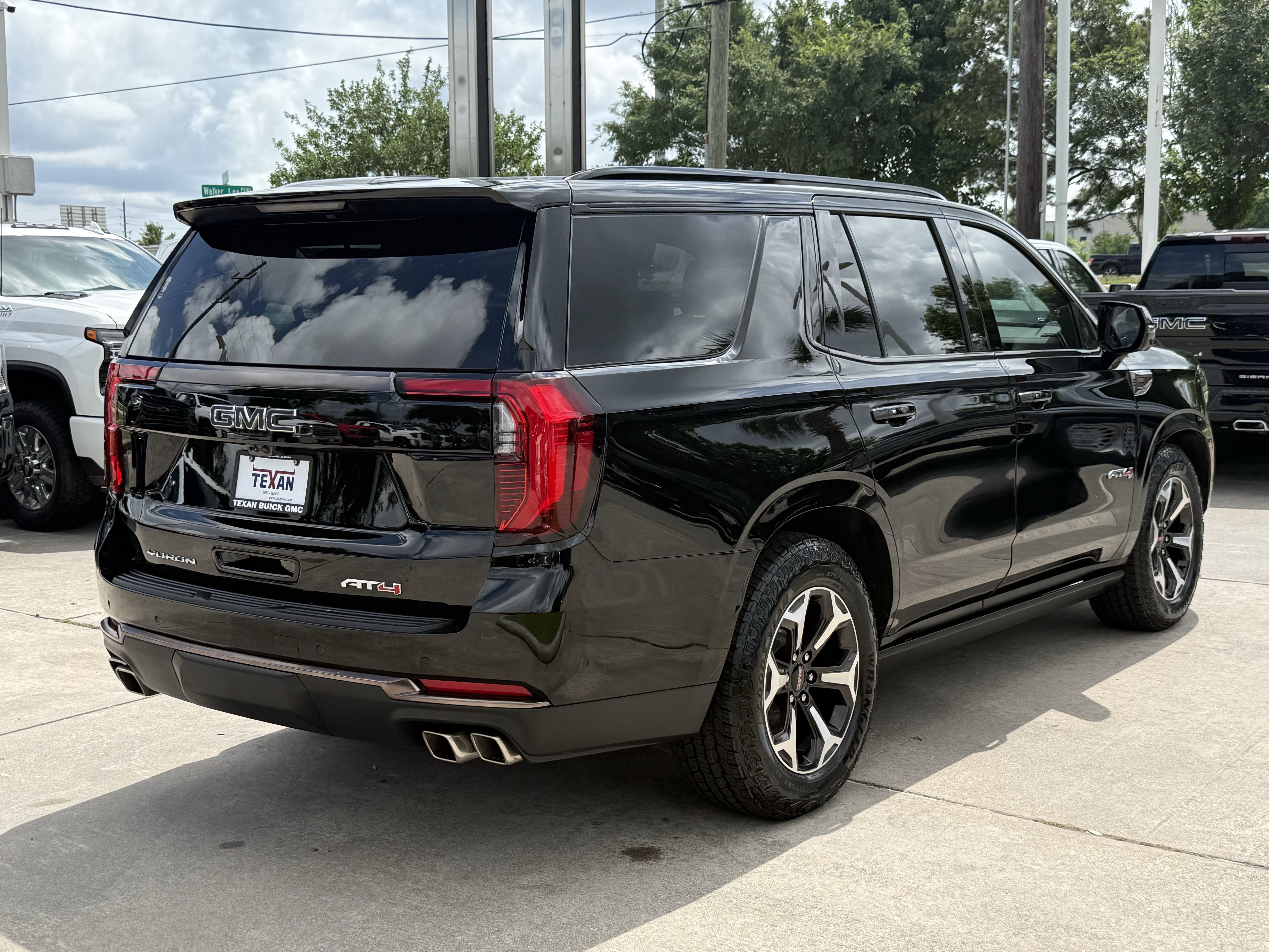 Used 2026 GMC Yukon AT4 Ultimate w/ LPO, Floor Liner Package AWD/4WD image 5