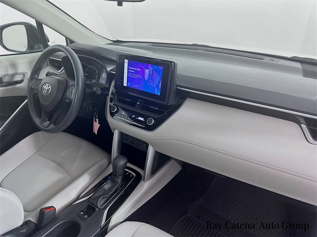 Used 2023 Toyota Corolla Cross L image 29