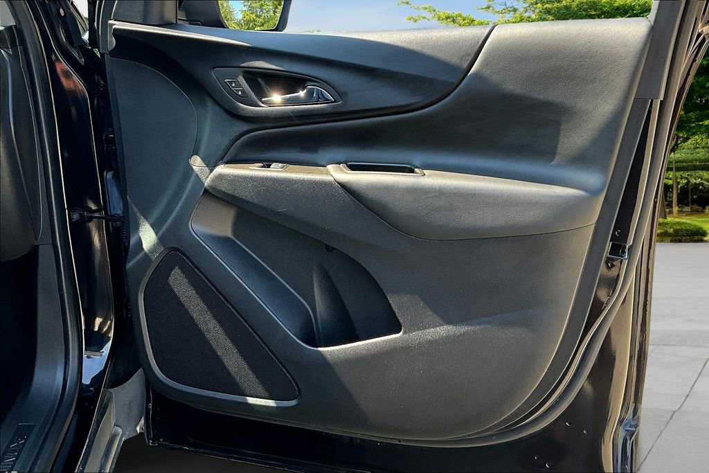 Used 2023 Chevrolet Equinox LT w/ Driver Convenience Package image 23