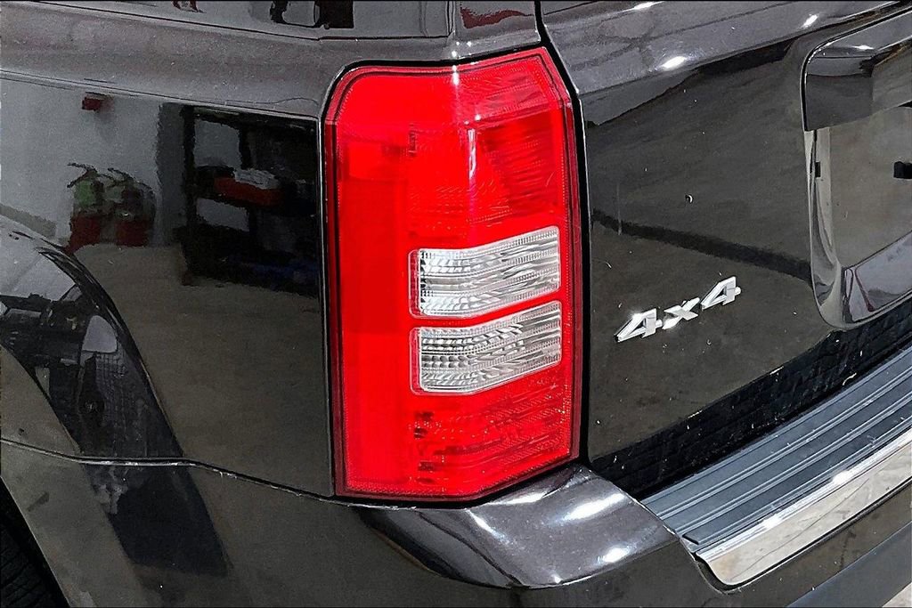 Used 2014 Jeep Patriot Limited w/ Sun/Sound Group AWD/4WD image 30
