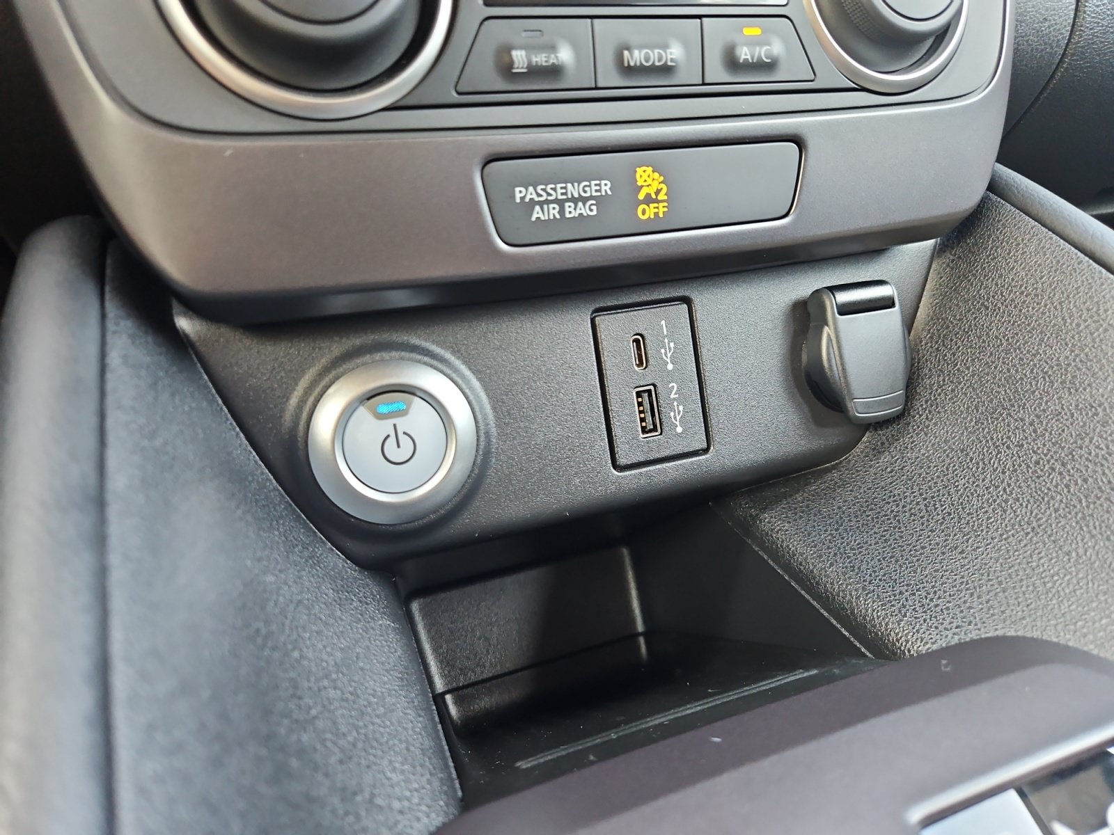Used 2025 Nissan Leaf S FWD image 18