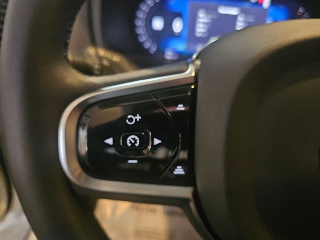 Certified 2024 Volvo XC90 B6 Ultimate w/ Protection Package Premier AWD/4WD image 19