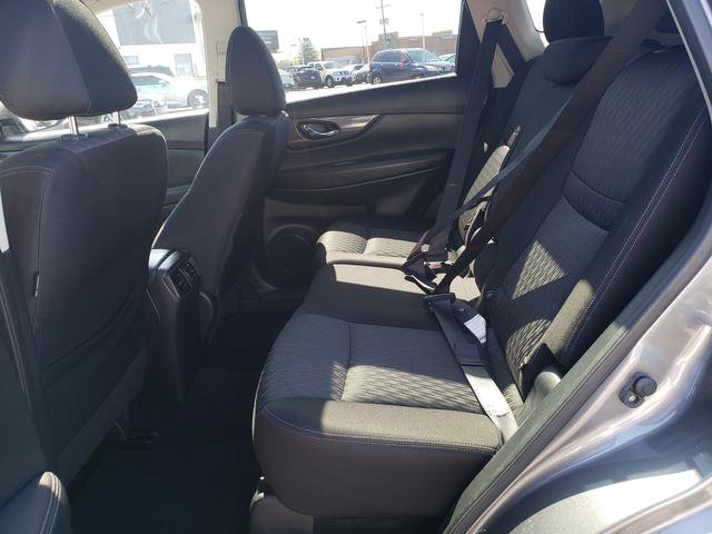 Used 2018 Nissan Rogue SV w/ Sun & Sound Touring Package AWD/4WD image 12