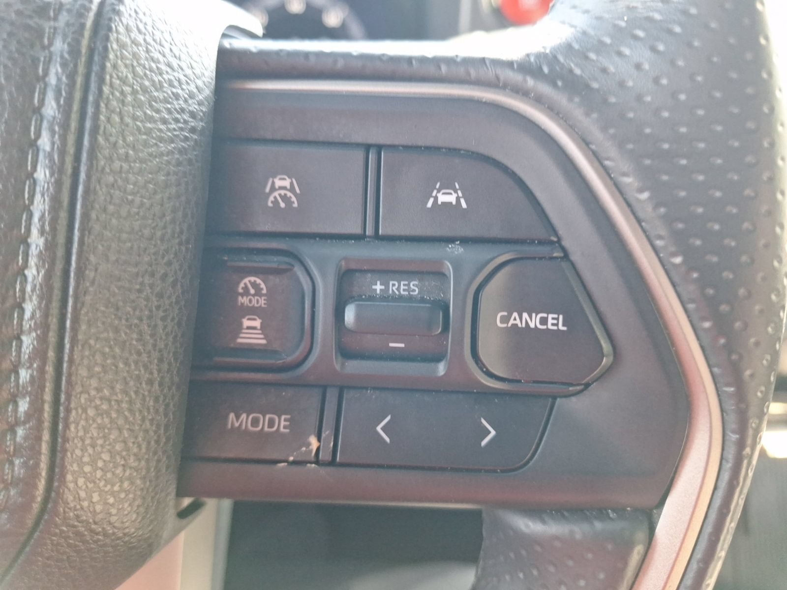 Used 2025 Toyota 4Runner TRD Off-Road AWD/4WD image 19