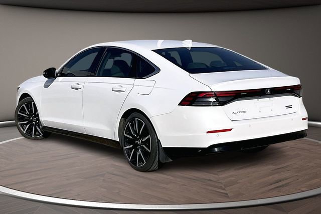 Used 2023 Honda Accord Touring image 11