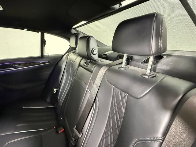 Used 2021 BMW M550i xDrive w/ Dynamic Handling Package AWD/4WD image 22